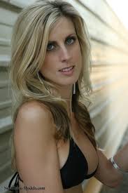 Super Fit Blonde Kristi Deann Takes Off Her Bikini