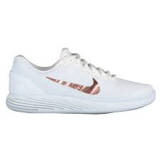 These are easily some of the best women's nike running shoes for 2021, especially if you're a heel striking distance runner looking for a plush but responsive ride. 12 Best Nike Women Running Shoes For 2020