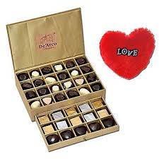 Just the touch of this box sets a romantic tone and statement. Buy De Arco Chocolatier Chocolates Valentine Day Gift For Girlfriend Boyfriend Husband Wife Premium Luxury Chocolates 44pcs Free Fur Heart Features Price Reviews Online In India Justdial