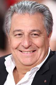 Mai 1952 in paris) ist ein französischer schauspieler. Christian Clavier Movies Age Biography