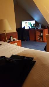 Wir stehen heute abend im bett stolz wie verkehr und. Man Musste Schon Verkehrtherum Im Bett Liegen Um Auf Den Fernseher Zu Schauen Picture Of Maritim Hotel Wurzburg Wurzburg Tripadvisor