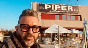 Dj-set con 80 persone al Piper: arrivano i carabinieri, festa interrotta