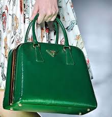 Prada Ilkbahar Yaz Koyu Yesil Buyuk Bayan Canta Modelleri Kadinlive Com Prada Cantalar Kadin El Cantalari