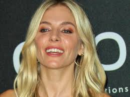 Actu people: Sienna Miller : fiancée à Lucas Zwirner ?
