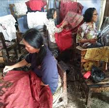 Kenaikan bahan binaan seperti besi, simen, kayu dan bahan lain yang dibuat darinya telah menjadi beban kepada pemaju dan kontraktor. Pertamina Aplikasikan Pembinaan Go Online Produk Batik Binaan Sukses Tembus Pasar Internasional Market Bisnis Com