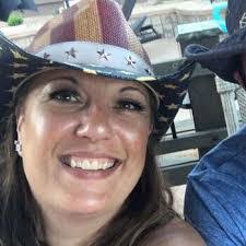 Paula Baucom's Instagram, Twitter & Facebook