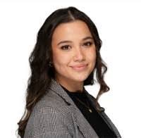 Lisa Nault's Instagram, Twitter & Facebook