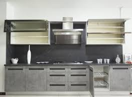 Katedral desenlerin ve kıvrımların öne çıktığı. Modern Mutfak Dolaplari Decobianco