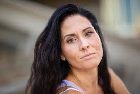 Marie Bach Hansen øver sig i at bede om hjælp