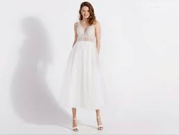 Unsere exklusiven brautkleider sind unnachahmlich und bieten alles, was sie sich für einen der wichtigsten tage ihres lebens erträumen können. Trends Hochzeitskleider 2021 Diese Brautkleider Und Outfits Sind Jetzt Gefragt Weddybird Hochzeitsmagazin