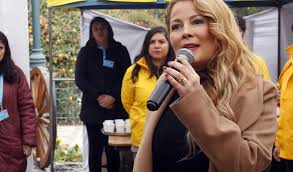 Personalidades políticas también se hicieron parte, como la alcaldesa cathy barriga. Cathy Barriga Se Defiende Por Criticas De Bailes En Tik Tok No Nos Estamos Burlando Del Covid 19 T13