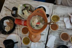 Kulineran di malaysia, kita bakal bertemu pertemuan dari tiga pengaruh besar disini. Restoran Thai Baan109 Tampil Dengan Muslim Friendly Jim Jum Pertama Di Malaysia