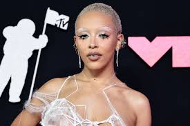Doja Cat Wears the Ultimate Naked Dress at the 2023 MTV VMAs
