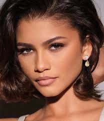 Jade Ware's Instagram, Twitter & Facebook