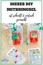 Viele mütter machen sich schon lange vor dem großen ereignis eine menge gedanken. Dieses Diy Mitbringsel Ist Schnell Und Einfach Gemacht Diy Geschenke Selber Machen Diy Weinflasche Plotter Nahen