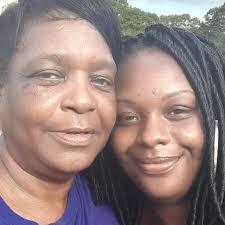 Tonia Reaves's Instagram, Twitter & Facebook