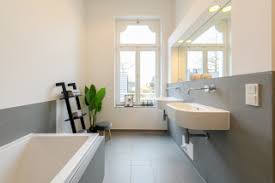 Dadurch beansprucht sie weniger platz als konventionelle badewannen. 75 Moderne Badezimmer Mit Eckbadewanne Ideen Bilder Juli 2021 Houzz De