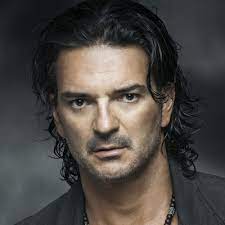 Edgar ricardo arjona morales, (born 19 january 1964, in jocotenango near antigua, guatemala), known as ricardo arjona (spanish pronunciation: 340 Letras De Ricardo Arjona Musica Com