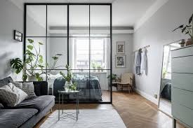 Pembahagi bilik boleh membuat privasi di ruang kecil, atau menentukan kawasan baru di ruang terbuka yang besar. Interiors ã¨ã˜ã¾ã¨ Na Twitteru Beauty Division Salah Satu Cabaran Terbesar Tinggal Di Unit Kediaman Jenis Studio Ialah Pembahagi Ruang Tamu Dan Ruang Tidur Solution Glass Partition Kelebihan Estetik Tidak Menghalang Cahaya Tambah