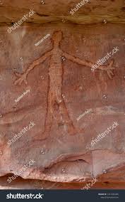 A Panel Of Ancient Rock Art Paintings At The Quinkan Rock Art Site Called Split Rock Gallery Near Laura In 2020 Print Designs Inspiration Art Sites Rock Painting Art