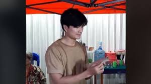 Sebagai distributor & supplier kami juga menjual grosir tumbler, botol minum, tempat minum & mug polos dari bahan plastik, kaca. Hits Sepatu Atta Halilintar Saat Nikah Gaun Terawang Milik Luna Maya