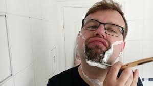 Straight razor shave. Puma 68 Inox. Tabac. Proraso. Black Anvil. L'occitane.