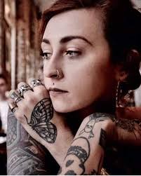 I felt bad when I couldn't get a single "hi" from my fans all day 😞😞😞