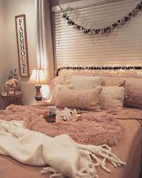 20 Unique Red And Pink Bedroom Decor For Valentines Day Trenduhome Pink Bedroom Decor Bedroom Decor For Women Woman Bedroom