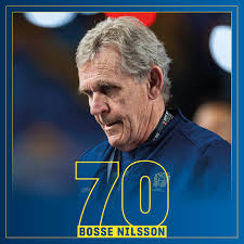 I över 20 år har han varit herrlandslagets verkliga nyckelfigur. 460 raka  A-landskamper, nio VM-slutspel, nio EM och tre OS. Det finns inte en  landslagsspelare på den här sidan millennieskiftet som inte