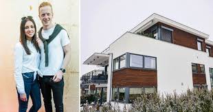 Mer om det lenger ned. Johannes Thingnes Bo Skiskytter Stjernen Flyttet Inn I Luksusleilighet Med Kjaeresten