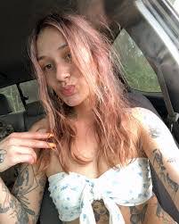 Ashley Reuer's Instagram, Twitter & Facebook