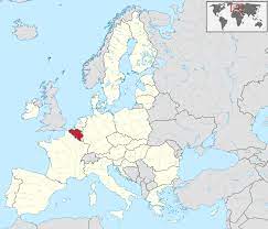 La belgique est divisée en 3 régions et en provinces (l'équivalent du département français) et compte 3 communautés linguistiques : Belgien Wikipedia