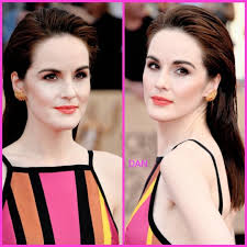 Although a bit off topic, I felt like I had to share this stunning painting  of beautiful Elisabeth of Bavaria (1837–1898) with you.💖 Nicknamed Sissi,  she was Empress of Austria and Queen