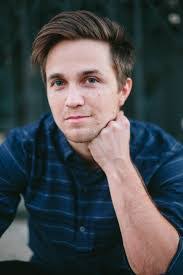 Leigh Parker's Instagram, Twitter & Facebook