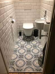 17 luxe lettre de résiliation de bail meublé idées astucieuses. Carrelage Imitation Carreaux De Ciment Revoir Paris Et Carrelage Metro Dans Petite Toilette Avec Wc Suspendu Salle De Bain Petite Toilette Salle De Bain Design