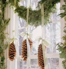Fensterdeko Zu Weihnachten 67 Super Bilder Weihnachtsdekofensterbank Wunderschone Diy Christmas Garland Diy Christmas Window Diy Christmas Decorations Easy