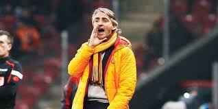 Ne var ki geri kalan dönemde galatasaray aldığı bu oyunculardan istediği verimi alamadı. Roberto Mancini Den Galatasaray A Mesaj