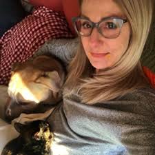 Lesley Courtney's Instagram, Twitter & Facebook