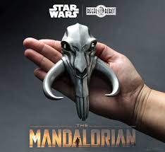 The Mandalorian And Other Star Wars Creations Now Available Regal Robot Star Wars Awesome Mandalorian Star Wars Images