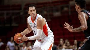 Os curiosamente, a goleada de 5 a 0 da dinamarca sobre a iugoslávia aconteceu exatamente no mesmo dia da goleada do item anterior, da frança sobre a. Basquete Cearense Luta Para Tirar Diferenca No Placar Mas Perde Para O Franca Basquete Cearense