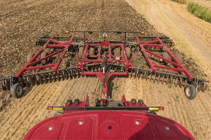 Case IH Crumbler 375-FT Field Cultivator