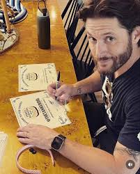 This is going to be my last post if I don't get a 𝙃𝙞💔☹️ Jensen Ackles