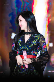 I'm calling you vetie, i'm calling dibs on that name :/ Joy On Twitter Although I M A Rose Bias I Can T Help But To Save This Pic I Fell In Love W Jisoo S Charm Side Angle Here Blackpink Jisoo Kimjisoo Https T Co Rzcccy1qzf