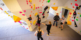 In der boulderhalle salzburg erwarten euch frische, neue boulder und ein großzügiges raumangebot. Kluntje Boulderhalle Aurich Ferienwohnungen Rehermann