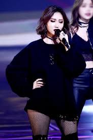 Welcome To Hwasa Thighs A Site Dedicated To Mamamoo S Youngest Hwasa We Are Here To Deliver You Your Daily Dose Of Hwasa Including Ne Hwasa Kpop Girls Mamamoo
