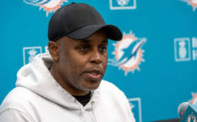 Miami Dolphins beat Chicago Bears, 35-32, improve to 6-3