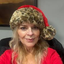 Why in the world does Chickfila have a mobile lane .... why NO ONE is ever  in it at all? Waist of the lane.