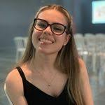 Melissa Flink's Instagram, Twitter & Facebook