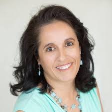 Roxana Conde's Instagram, Twitter & Facebook