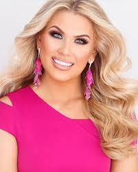 Danielle Milstead's Instagram, Twitter & Facebook